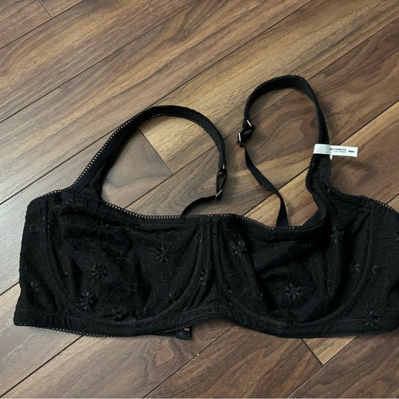 Unlined Aerie Bra - Picture 1 of 4